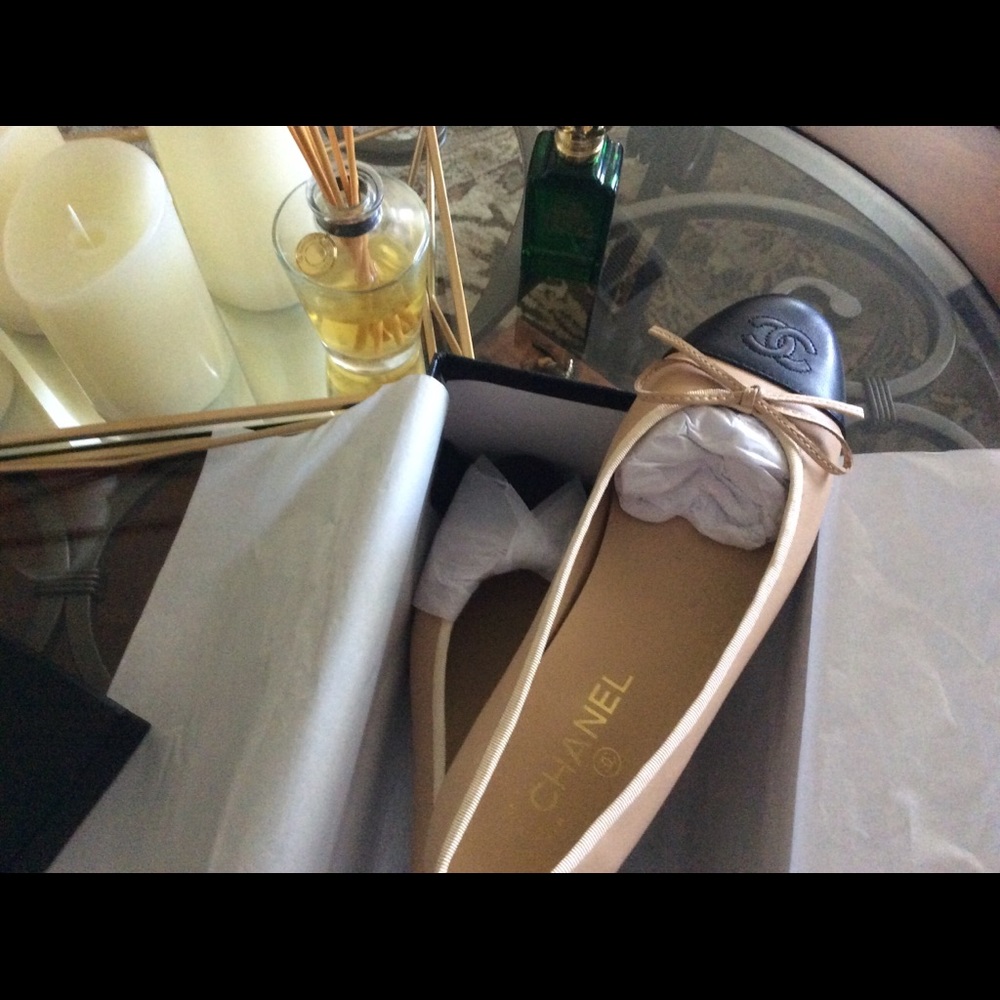 Chanel beige cap toe ballet flats